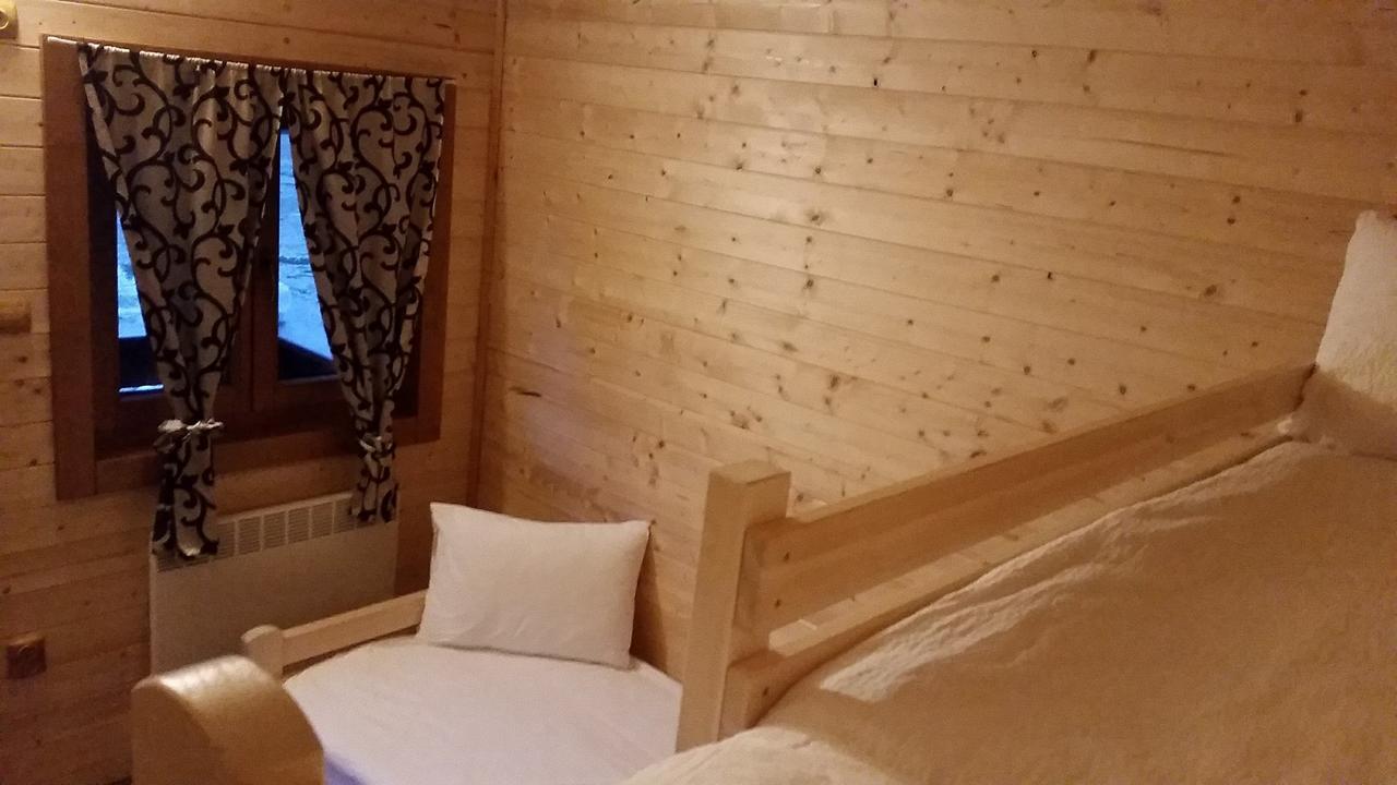 Pensiunea Malvimend Gyergyótölgyes Kültér fotó